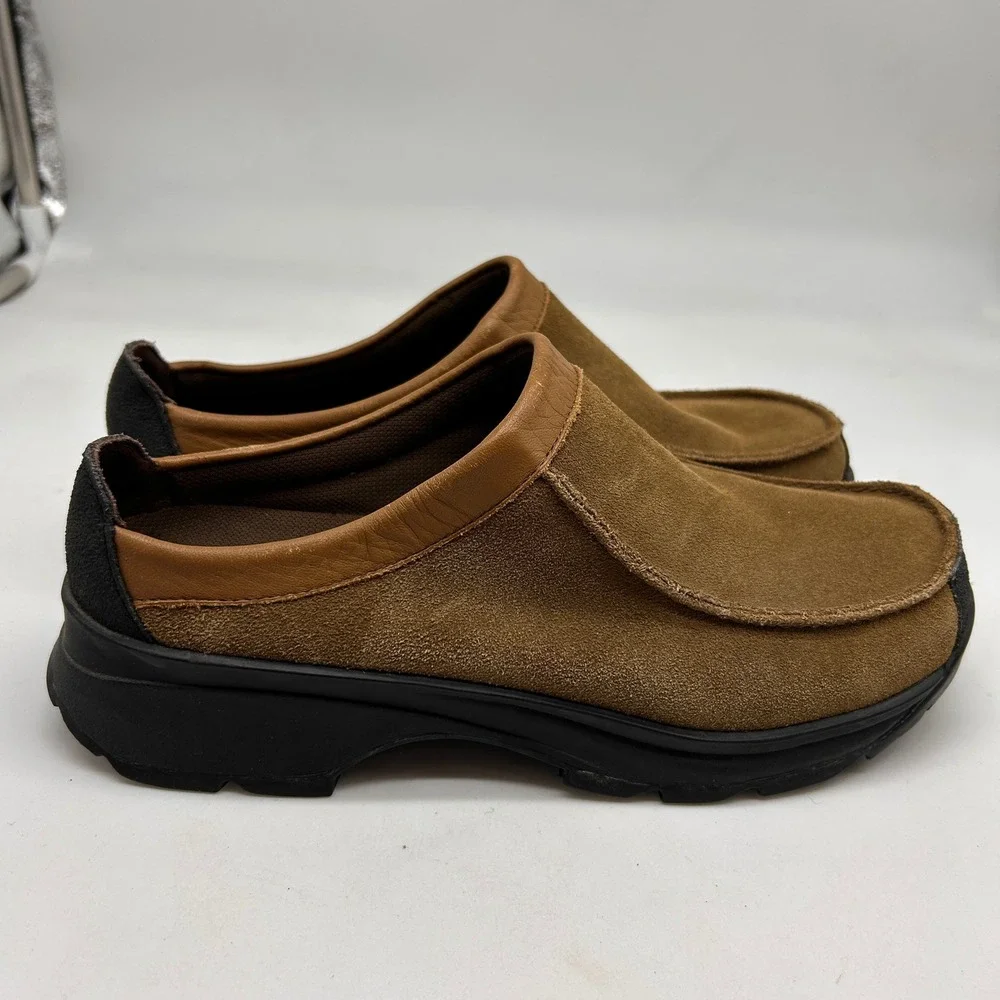 Clarks Mens 8 M Brown Suede Leather Slip On Loafers Casual Walking Shoes